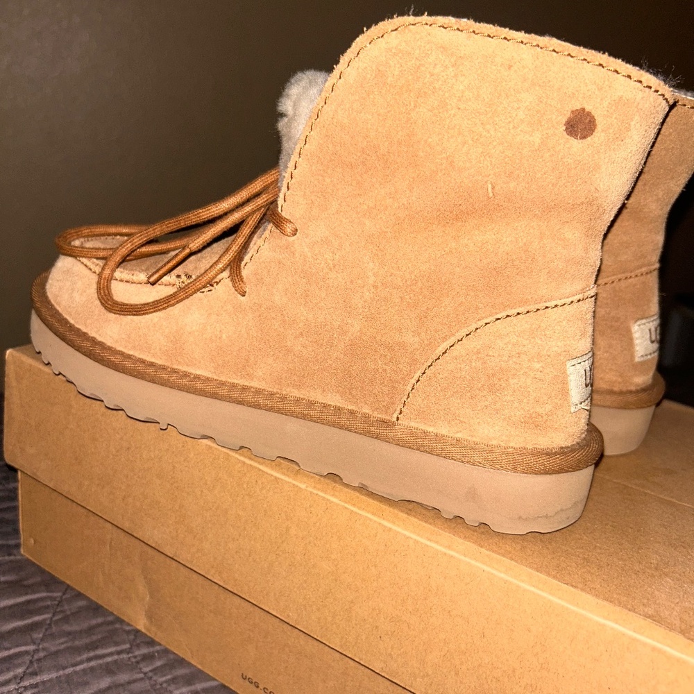 Like NEW UGG WOMEN'S SLIPPERS ANKLE BOOTS CHESTNUT BROWN - Picture 4 of 13